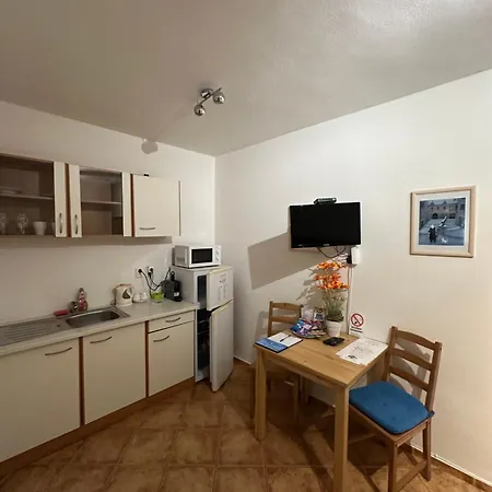 Guest house 4 Dvory 3*