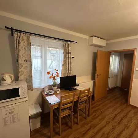 Guest house 4 Dvory 3*