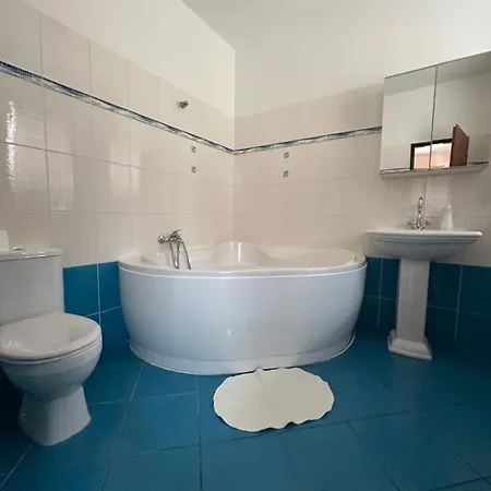 Guest house 4 Dvory 3*