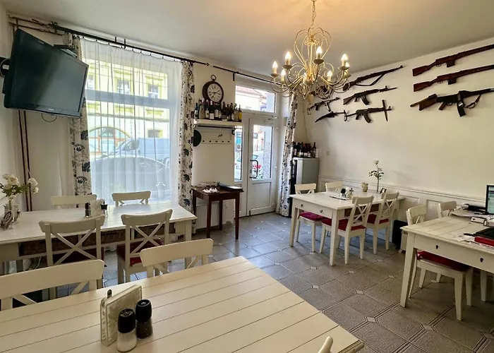 4 Dvory 3* 체스케부데요비체